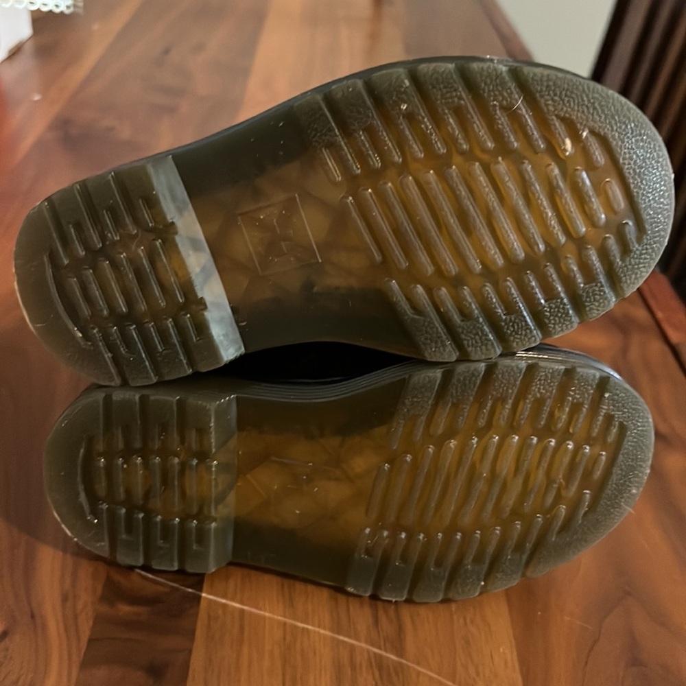 Black, toddler size 7